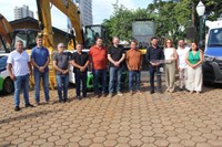 FROTA DE MÁQUINAS E VEÍCULOS DE ARAPONGAS RECEBE INVESTIMENTO DE R$ 5 MILHÕES