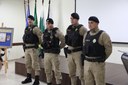 POLICIAIS MILITARES SÃO HOMENAGEADOS PELA CÂMARA MUNICIPAL
