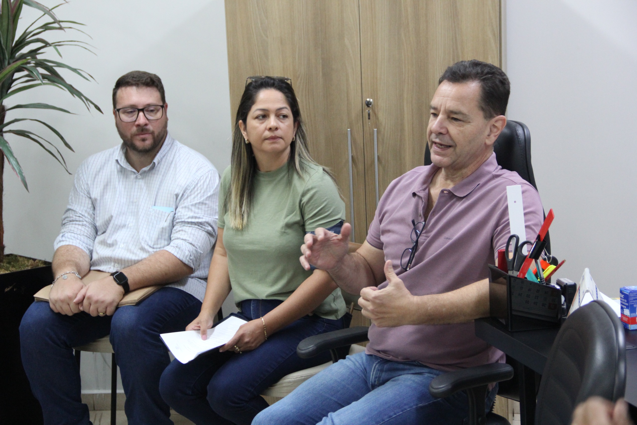 SECRETÁRIA DO MEIO AMBIENTE PRESTA CONTAS A VEREADORES