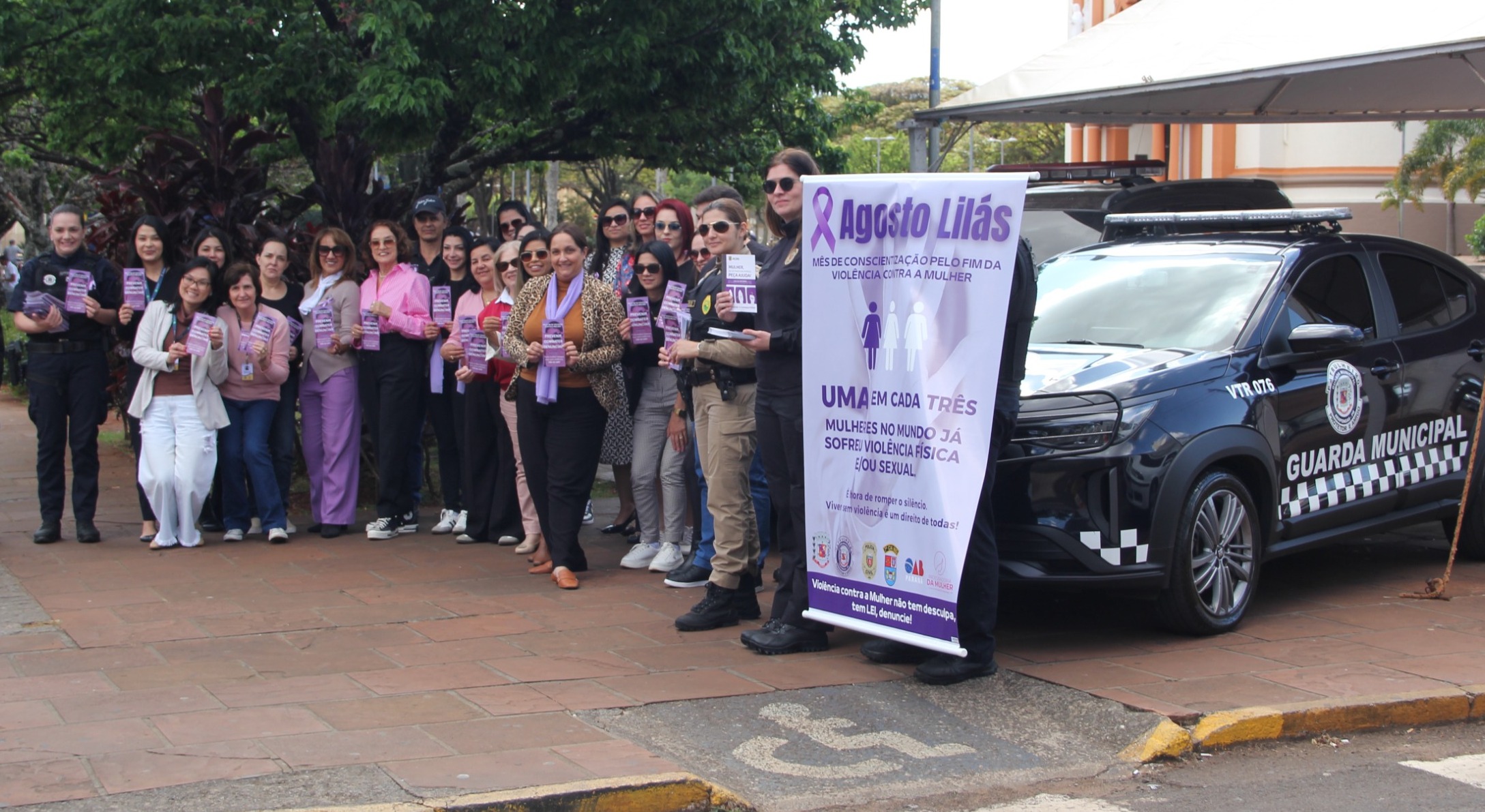 VEREADORES PARTICIPAM DE ATO DE CONSCIENTIZAÇÃO AO ENFRENTAMENTO À VIOLÊNCIA CONTRA A MULHER